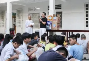 San sẻ yêu thương, trao mầm nhân ái tại chùa Diệu Giác