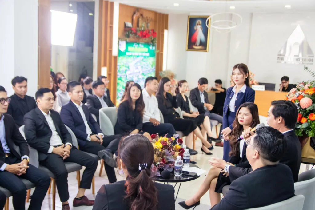 chào mừng ngày hội doanh nhân việt nam 13.10.2022